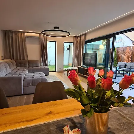 Chic - Premium Living Villa *