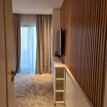 Chic - Premium Living