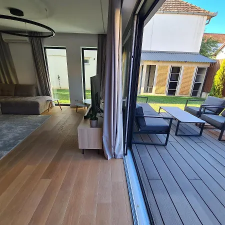 Chic - Premium Living Villa *